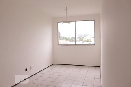 Sala de apartamento para alugar com 2 quartos, 57m² em Pechincha, Rio de Janeiro