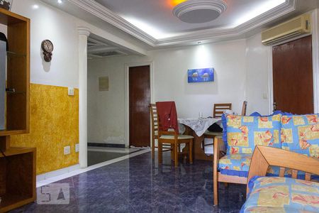 Sala de apartamento para alugar com 2 quartos, 92m² em Tupiry, Praia Grande