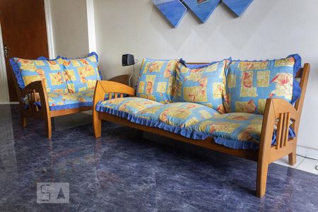 Detalhe sala de apartamento para alugar com 2 quartos, 92m² em Tupiry, Praia Grande