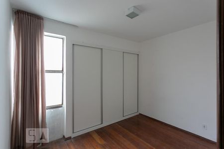 Quarto 1 de apartamento para alugar com 3 quartos, 127m² em Sagrada Família, Belo Horizonte