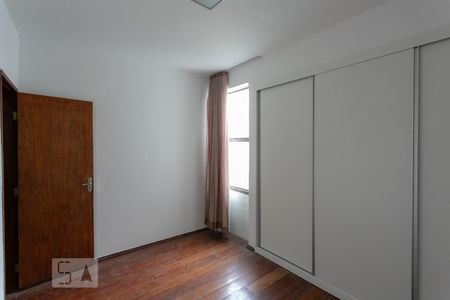 Quarto 1 de apartamento para alugar com 3 quartos, 127m² em Sagrada Família, Belo Horizonte