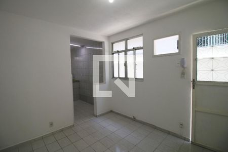 Sala - Quarto de casa para alugar com 1 quarto, 25m² em Ramos, Rio de Janeiro