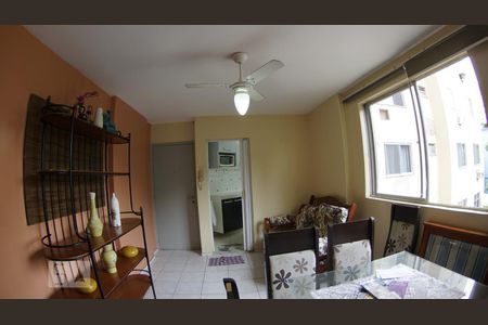 Sala de apartamento para alugar com 2 quartos, 48m² em Jacarepaguá, Rio de Janeiro