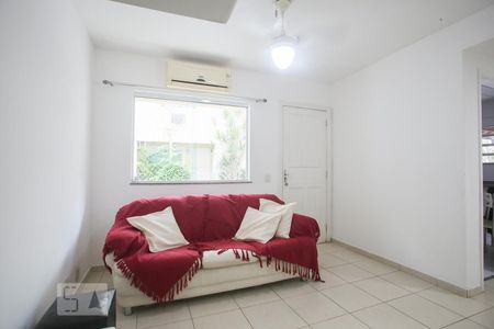 Sala de casa de condomínio à venda com 3 quartos, 118m² em Taquara, Rio de Janeiro