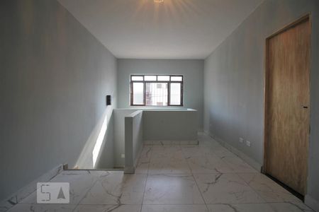 Sala de casa para alugar com 3 quartos, 140m² em Parque Ipê, São Paulo