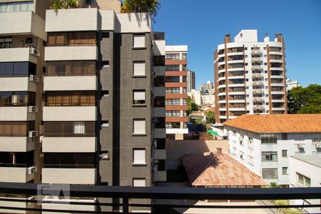 Vista de kitnet/studio para alugar com 1 quarto, 45m² em Petrópolis, Porto Alegre