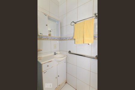 Banheiro de apartamento à venda com 1 quarto, 50m² em Camaquã, Porto Alegre