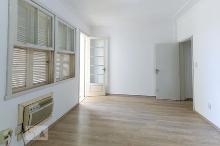 Quarto 1 de apartamento para alugar com 2 quartos, 96m² em Farroupilha, Porto Alegre