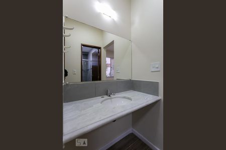 Banheiro de apartamento à venda com 1 quarto, 49m² em Funcionários, Belo Horizonte