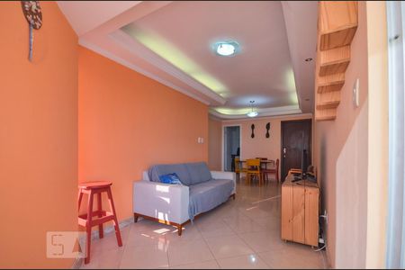 Sala de apartamento para alugar com 2 quartos, 70m² em Ondina, Salvador