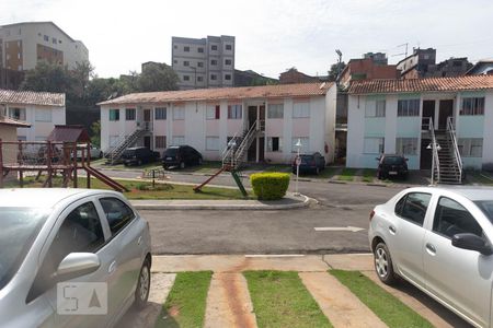 Quarto 2 - vista da janela de casa de condomínio para alugar com 2 quartos, 82m² em Outeiro de Passárgada, Cotia