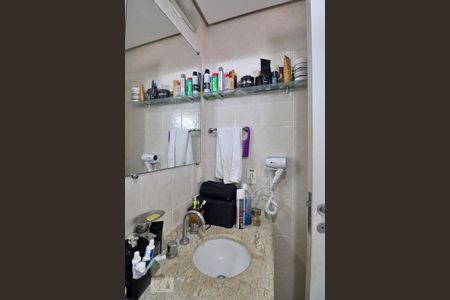 Banheiro de apartamento para alugar com 1 quarto, 44m² em Centro, Santo André