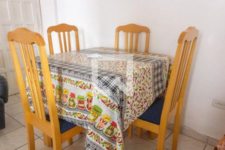 Detalhe sala de apartamento para alugar com 2 quartos, 82m² em Mirim, Praia Grande