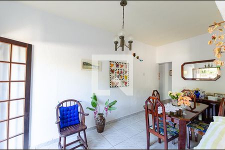 Sala de casa à venda com 3 quartos, 130m² em Santa Rosa, Niterói