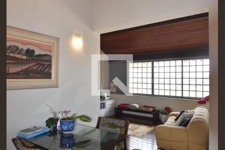 Casa à venda com 3 quartos, 310m² em Santa Lúcia, Belo Horizonte