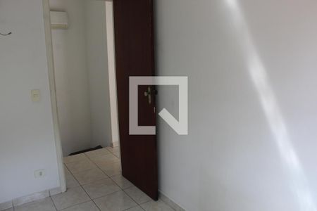 Quarto 1 de casa de condomínio para alugar com 2 quartos, 67m² em Jardim Barbacena, Cotia