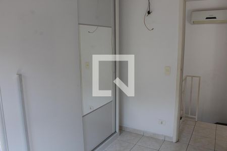 Quarto 1 de casa de condomínio para alugar com 2 quartos, 67m² em Jardim Barbacena, Cotia