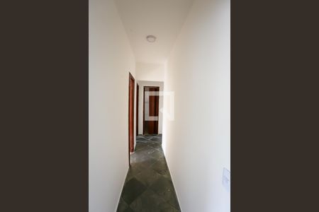 Corredor de apartamento à venda com 2 quartos, 70m² em Jardim Maria Rosa, Taboão da Serra