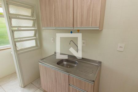 Cozinha de kitnet/studio para alugar com 1 quarto, 30m² em Passo da Areia, Porto Alegre