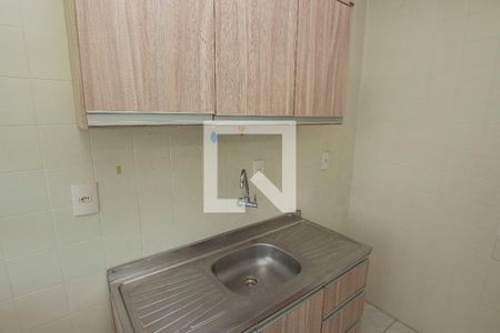 Cozinha de kitnet/studio para alugar com 1 quarto, 30m² em Passo da Areia, Porto Alegre