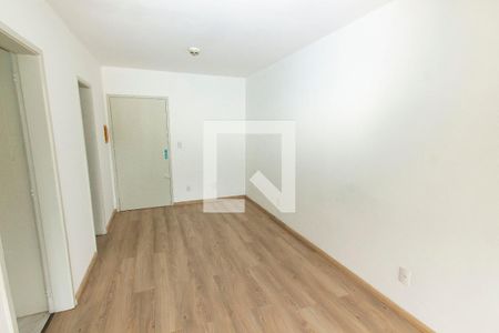 Sala/Quarto de kitnet/studio para alugar com 1 quarto, 30m² em Passo da Areia, Porto Alegre