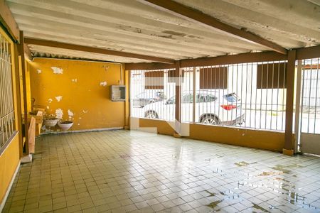 Garagem de casa para alugar com 4 quartos, 254m² em Vila Rosália, Guarulhos