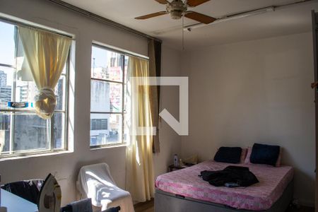 Quarto de kitnet/studio à venda com 1 quarto, 54m² em Centro Histórico, Porto Alegre