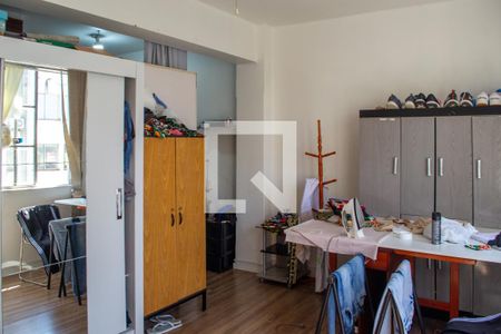 Quarto de kitnet/studio à venda com 1 quarto, 54m² em Centro Histórico, Porto Alegre