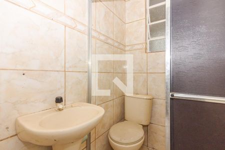 Banheiro de apartamento para alugar com 2 quartos, 50m² em Rubem Berta, Porto Alegre