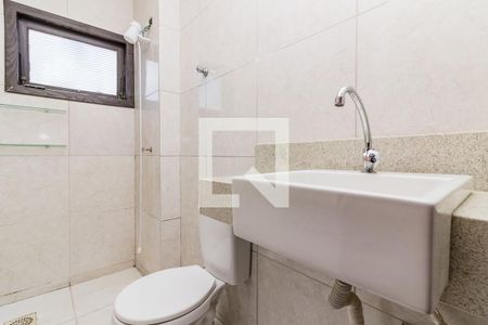 Banheiro de apartamento à venda com 1 quarto, 53m² em Partenon, Porto Alegre