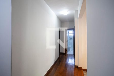 Corredor de casa para alugar com 4 quartos, 347m² em Palmares, Belo Horizonte