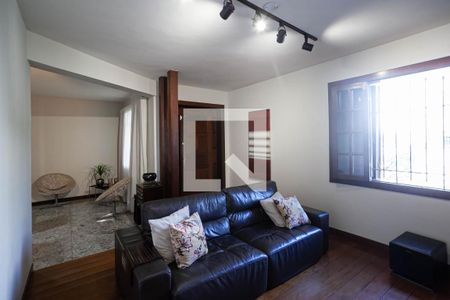 Sala 1 de casa para alugar com 4 quartos, 347m² em Palmares, Belo Horizonte