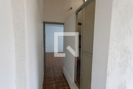 Corredor  de casa à venda com 1 quarto, 132m² em Conceição, Diadema