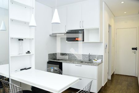 Cozinha de kitnet/studio para alugar com 1 quarto, 27m² em Granja Viana, Cotia