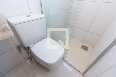 Detalhe do banheiro de kitnet/studio para alugar com 1 quarto, 22m² em Vila Regina, Goiânia