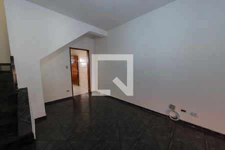 Sala de casa de condomínio para alugar com 2 quartos, 70m² em Parque Industrial Cumbica, Guarulhos