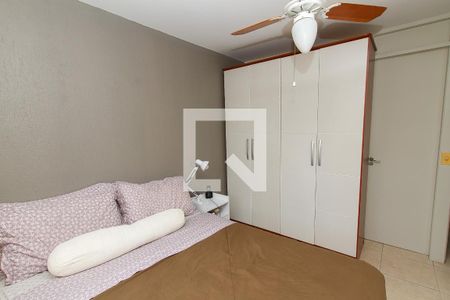 Quarto 1 de casa de condomínio à venda com 3 quartos, 90m² em Humaitá, Porto Alegre