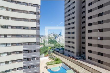 Sala de apartamento à venda com 2 quartos, 87m² em Vila da Serra, Nova Lima