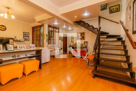 Sala de casa para alugar com 3 quartos, 220m² em Partenon, Porto Alegre