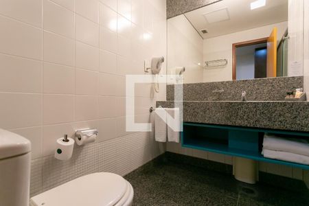 Banheiro de apartamento para alugar com 1 quarto, 27m² em Serra, Belo Horizonte