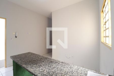 Sala de kitnet/studio para alugar com 2 quartos, 55m² em Jardim Balneário Meia Ponte, Goiânia