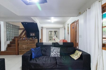 Sala de casa para alugar com 3 quartos, 250m² em Partenon, Porto Alegre