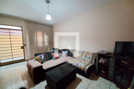 Sala de casa de condomínio à venda com 2 quartos, 75m² em Santa Mônica, Belo Horizonte