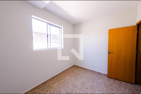 Quarto 1 de casa para alugar com 2 quartos, 59m² em Bonfim, Belo Horizonte