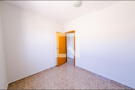 Quarto 1 de casa para alugar com 2 quartos, 59m² em Bonfim, Belo Horizonte