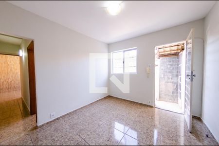 Sala de casa para alugar com 2 quartos, 59m² em Bonfim, Belo Horizonte