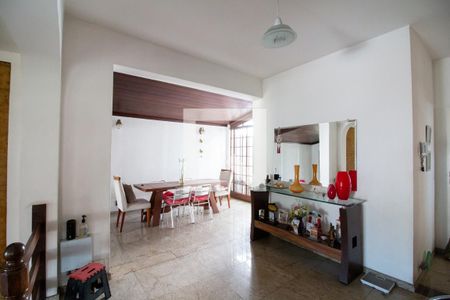 Sala 1 de casa para alugar com 3 quartos, 150m² em Centro, Betim