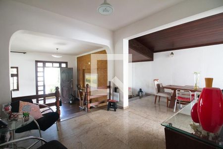 Sala 1 de casa para alugar com 3 quartos, 150m² em Centro, Betim