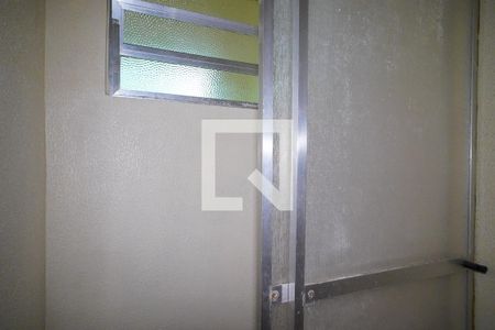 Banheiro de apartamento para alugar com 1 quarto, 55m² em Sarandi, Porto Alegre