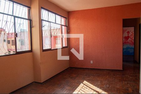 Sala de apartamento à venda com 3 quartos, 90m² em Monte Castelo, Contagem